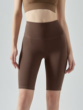 Women's tight shorts, high stretch yoga pants, fitness exercise, running