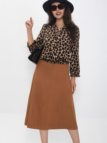 Women's midi skirt is fashionable and stylish, wrinkle free, with elastic pockets for office environment